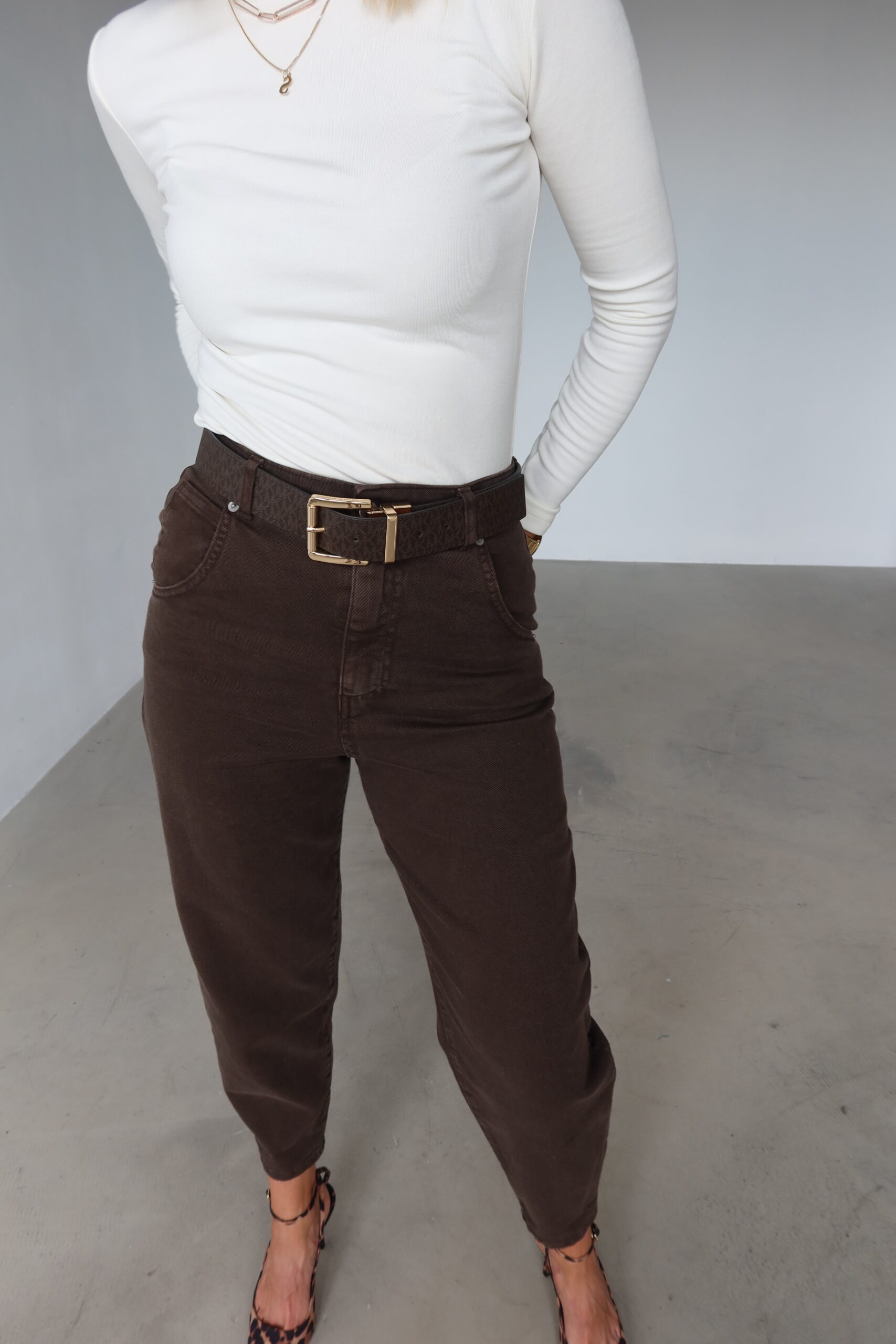 Spodnie mom fit Lumina brązowe